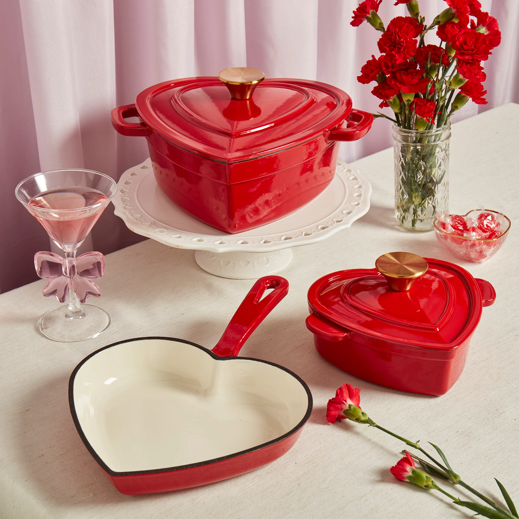 1-Quart Enameled Cast Iron Heart-Shaped Dutch Oven, Red - Image 6